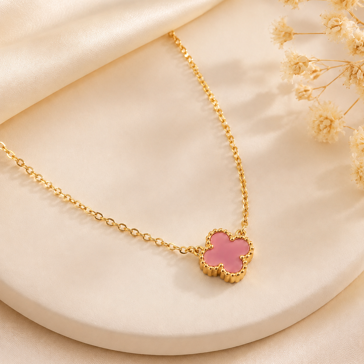 Lucky Clover Necklace – 18K Gold-Plated Stainless Steel with Shell Inlay