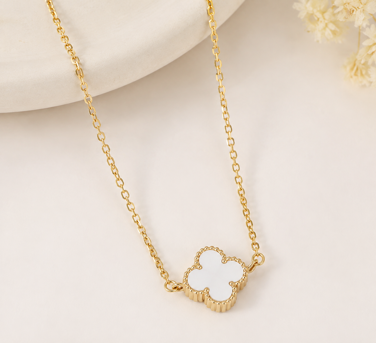 Lucky Clover Necklace – 18K Gold-Plated Stainless Steel with Shell Inlay