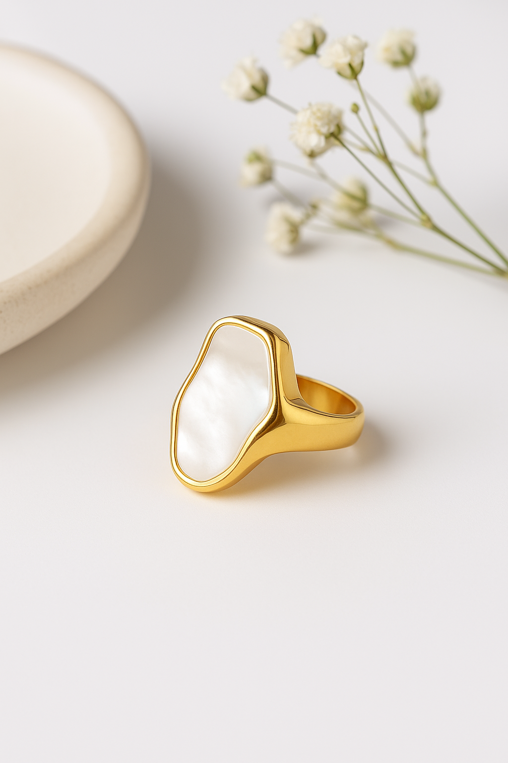 Luna Irregular Pearl Ring – 18k Gold-Plated Titanium Steel